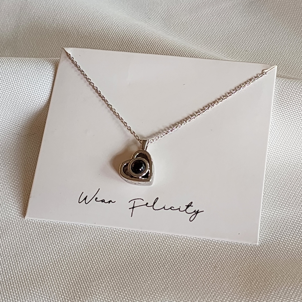 "Wear Felicity" HEART Pendant Necklace in Original Packaging Hogwarts Ca…